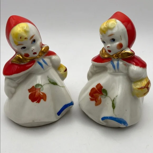Vintage Hull Pottery Little Red Riding Hood Salt & Pepper Shaker Set of 2 - Picture 6 of 7